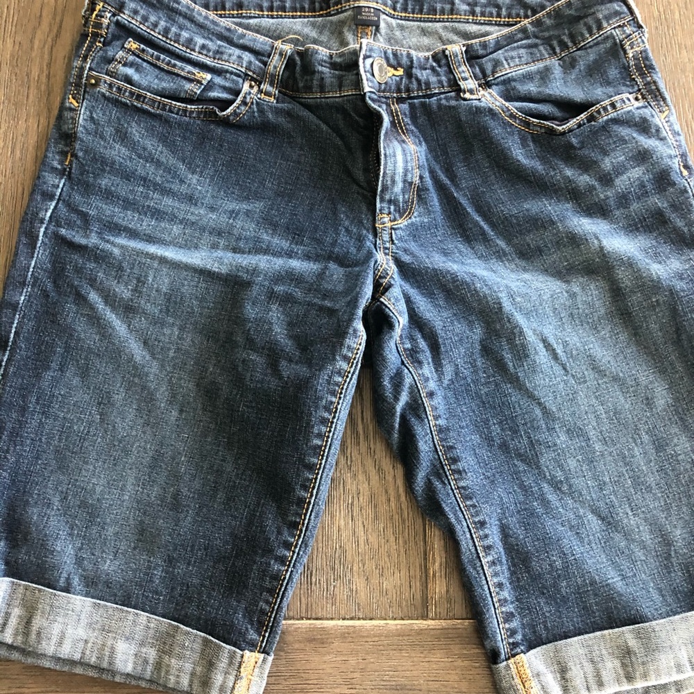 EUC Banana Republic denim Bermuda shorts